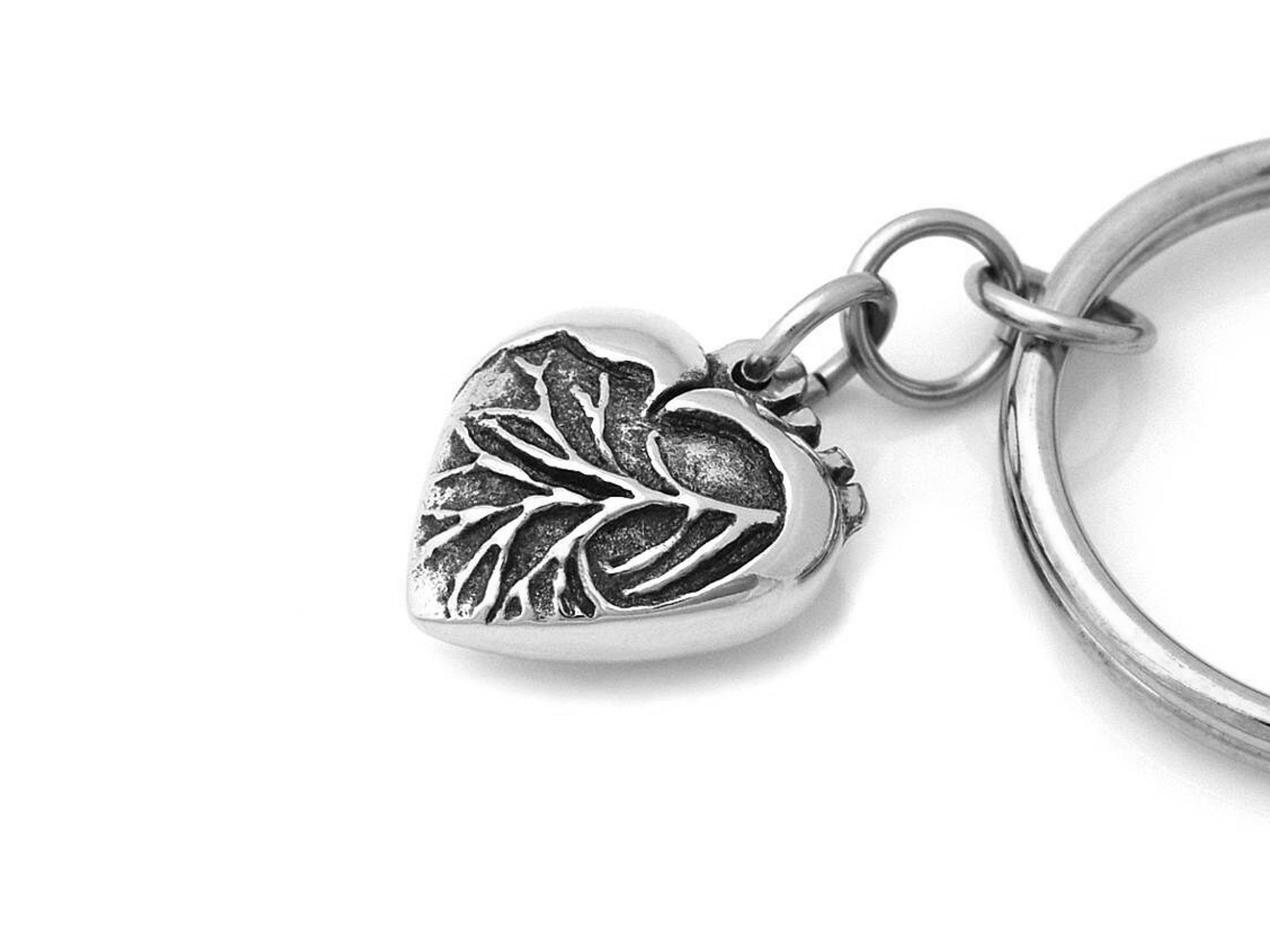 Anatomical Heart in Shape of a Traditional Keychain in Pewter